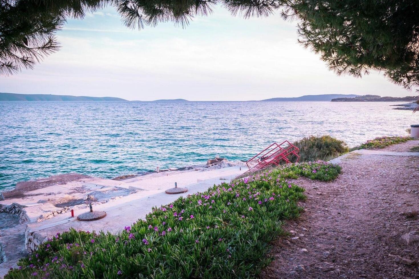Apartments Brane - 100M From The Beach Trogir Exterior foto